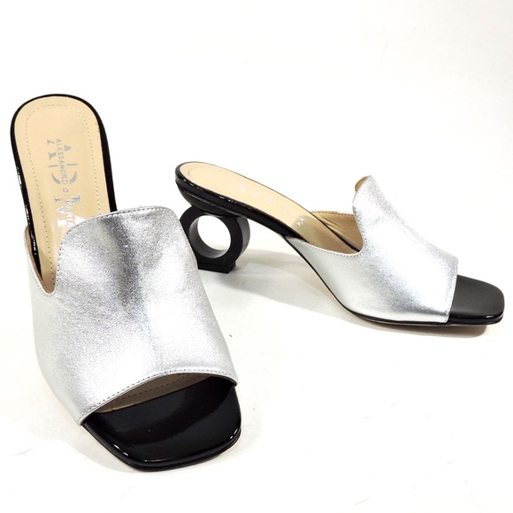 ALESSANDRO DI MARIA 🇮🇹 WOMEN'S SILVER LEATHER FASHION MULES - Picture 1 of 8